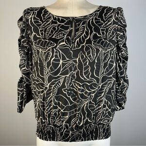 ❤️ Tamara H Chic Black and White Leaf Pattern Blouse M